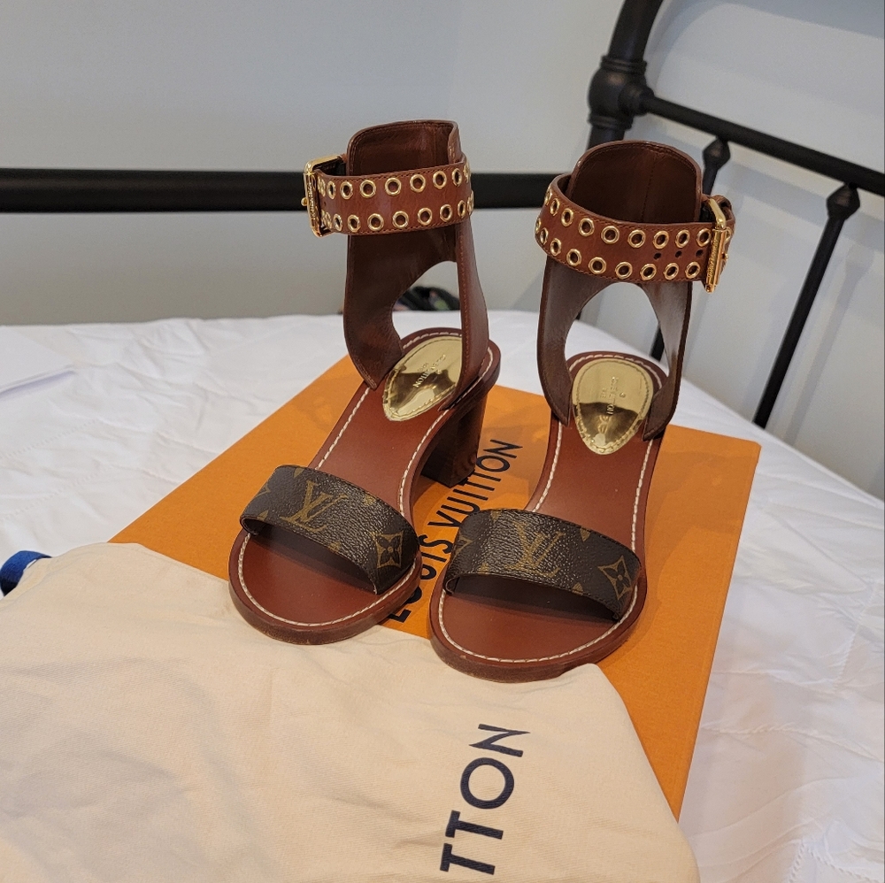Louis vuitton sandals